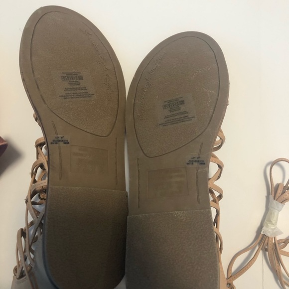 American Eagle Setx2 Gladiator Sandals & Spadriles - Picture 6 of 8